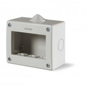 EVOLVE S. M. ENCLOSURE IP40 - 3 GANG SCAME 136.6123